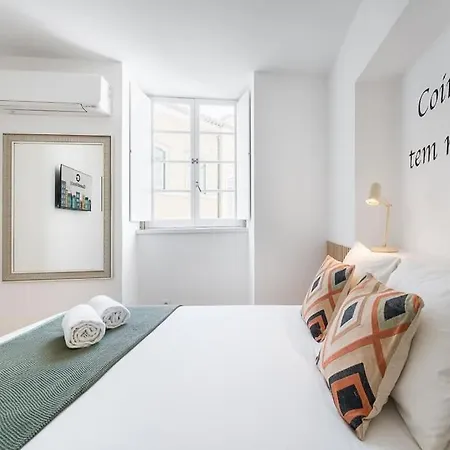 A Charming Near Paco Escolas Apartment *